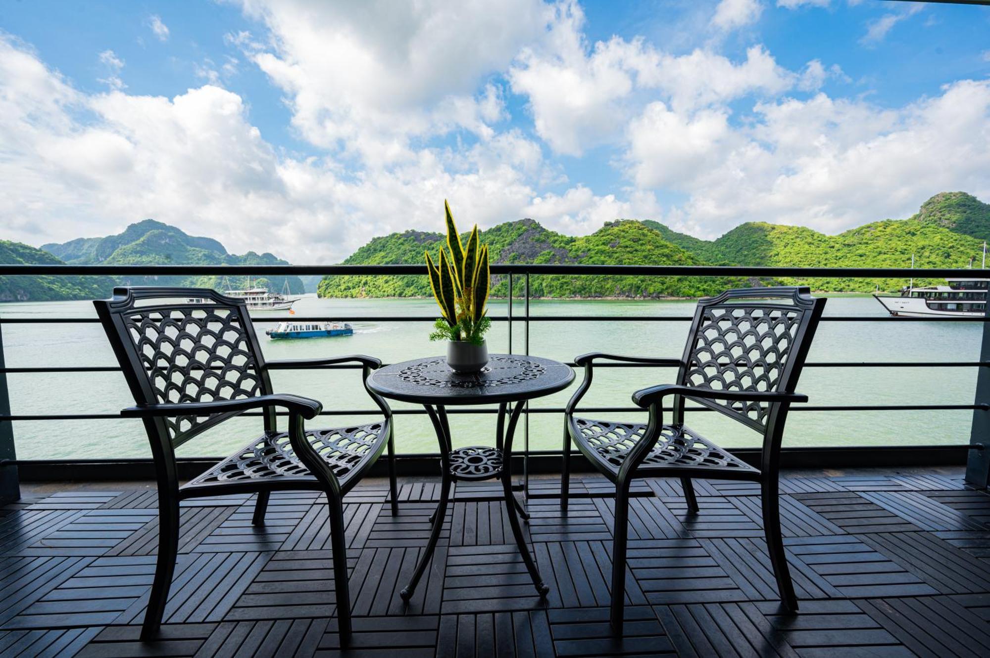 Hotel Velar Of The Sea Hạ Long Exterior foto