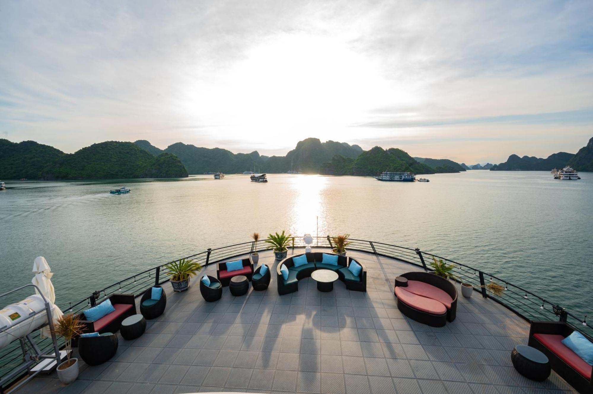 Hotel Velar Of The Sea Hạ Long Exterior foto